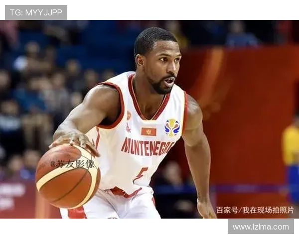 南京篮球队与上海篮球队赛后分析揭示力量对决的精彩瞬间与战术博弈 南京篮球队与上海篮球队赛后分析揭示力量对决的精彩瞬间与战术博弈