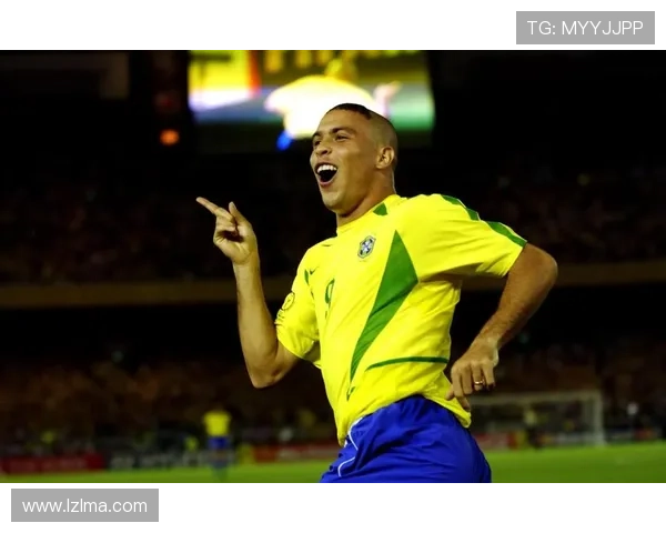 探索罗纳尔多的传奇足球生涯与成就揭秘