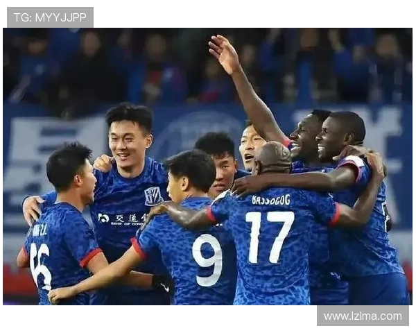 上海足球队配合实力提升再创新高引发广泛关注与期待 上海足球队配合实力提升再创新高引发广泛关注与期待